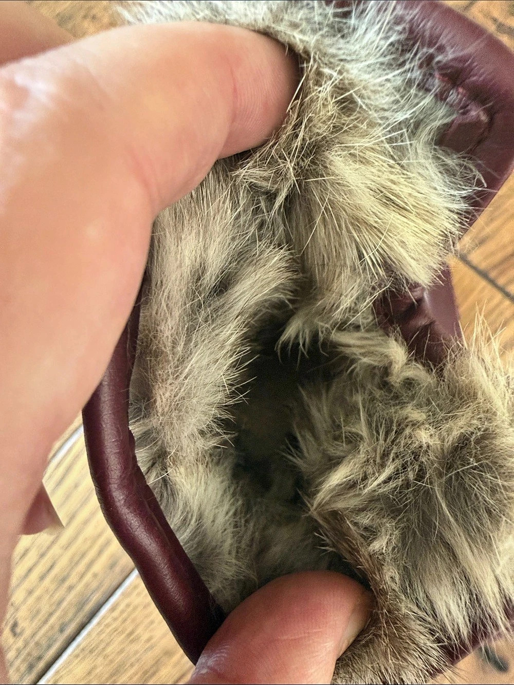 Vintage Burgundy Driving Leather-Look 100% cotton fleece Lined Gloves with Rabbi - Picture 6 of 8
